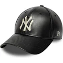 casquette-courbee-noire-ajustable-9forty-m-crown-img-leather-new-york-yankees-mlb-new-era
