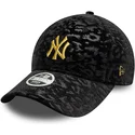 casquette-courbee-noire-ajustable-pour-femme-avec-logo-jaune-9forty-lion-velour-metallic-new-york-yankees-mlb-new-era