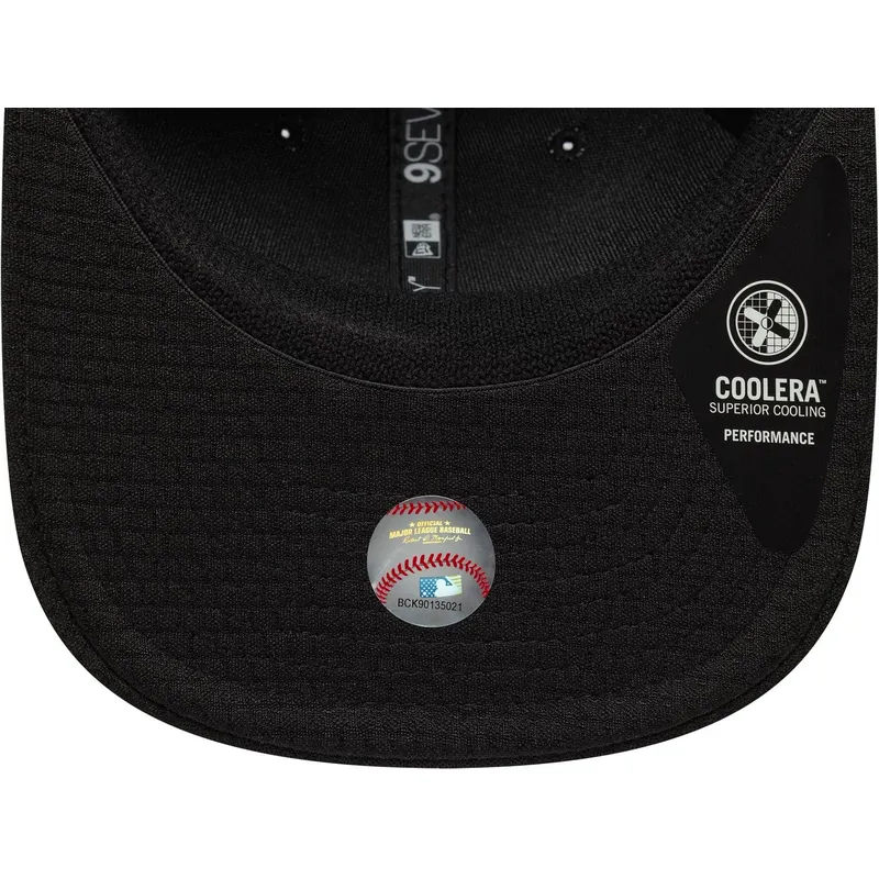 casquette-courbee-noire-snapback-9seventy-stretch-snap-mesh-flawless-new-york-yankees-mlb-new-era