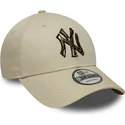 casquette-courbee-beige-ajustable-9forty-camo-infill-new-york-yankees-mlb-new-era