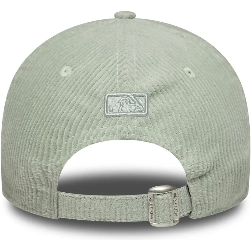 casquette-courbee-verte-claire-ajustable-avec-logo-vert-pour-femme-9forty-m-crown-pastel-cord-new-york-yankees-mlb-new-era