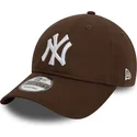 casquette-courbee-marron-ajustable-9twenty-league-essential-new-york-yankees-mlb-new-era
