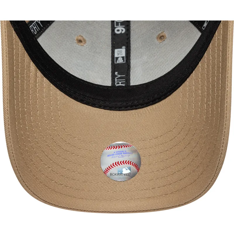 casquette-courbee-beige-ajustable-pour-enfant-9forty-icon-los-angeles-dodgers-mlb-new-era