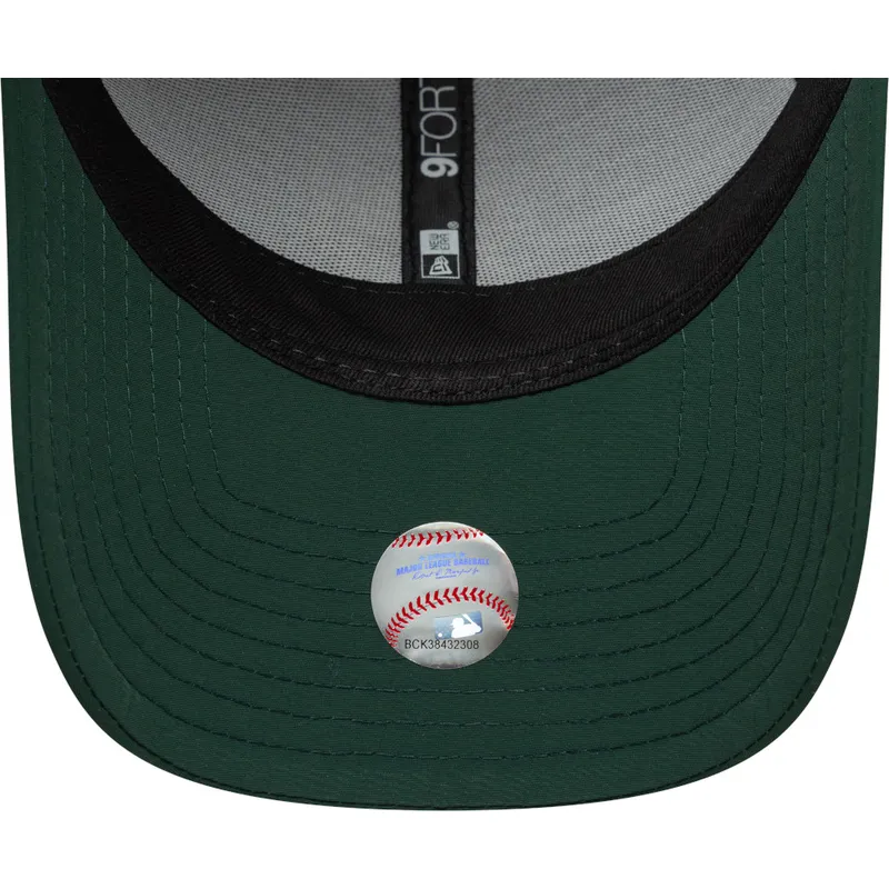 casquette-courbee-verte-ajustable-9forty-recycled-midi-oakland-athletics-mlb-new-era