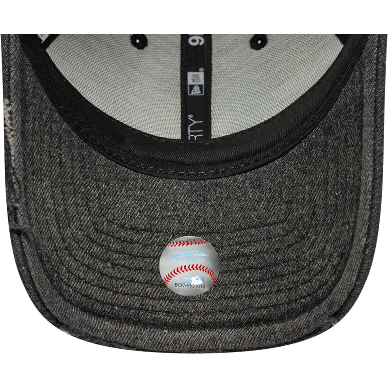 casquette-courbee-noire-ajustable-9forty-acid-wash-denim-new-york-yankees-mlb-new-era