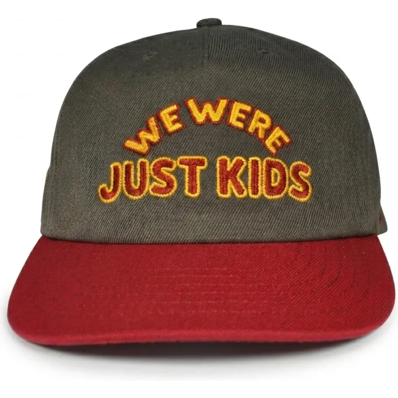 casquette-courbee-grise-et-rouge-snapback-just-kids-the-retro-homenage