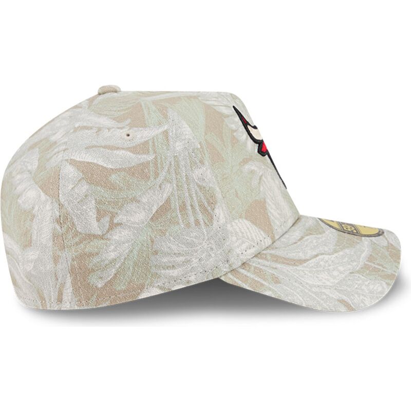 casquette-courbee-beige-ajustee-59forty-a-frame-leafy-palm-chicago-bulls-nba-new-era