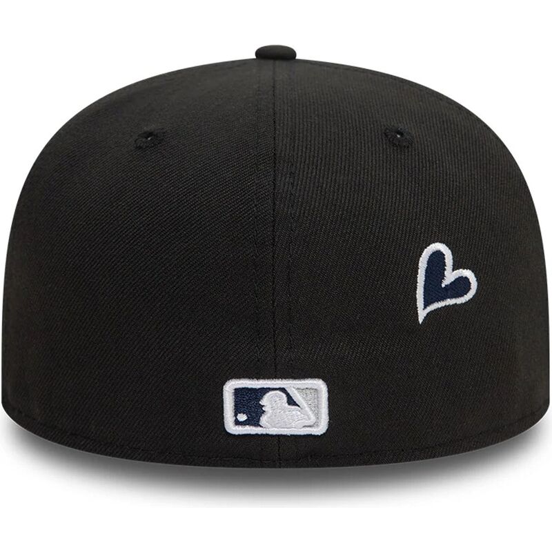 casquette-plate-noire-ajustee-59fifty-heart-icon-new-york-yankees-mlb-new-era