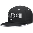 casquette-plate-noire-ajustee-primetime-dri-fit-true-structured-round-bill-new-york-yankees-mlb-nike