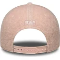 casquette-courbee-rose-snapback-pour-femme-avec-logo-rose-9forty-m-crown-winter-borg-new-york-yankees-mlb-new-era
