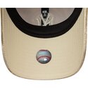 casquette-courbee-beige-ajustable-pour-femme-avec-logo-beige-9twenty-velour-new-york-yankees-mlb-new-era
