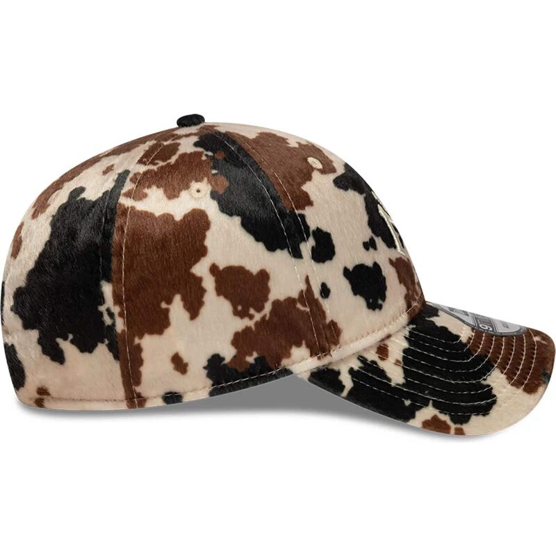 casquette-courbee-marron-ajustable-9twenty-animal-print-new-york-yankees-mlb-new-era casquette-courbee-marron-ajustable-9twenty-animal-print-new-york-yankees-mlb-new-era