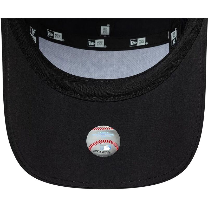 casquette-trucker-noire-avec-logo-noir-runner-tech-midi-new-york-yankees-mlb-new-era casquette-trucker-noire-avec-logo-noir-runner-tech-midi-new-york-yankees-mlb-new-era