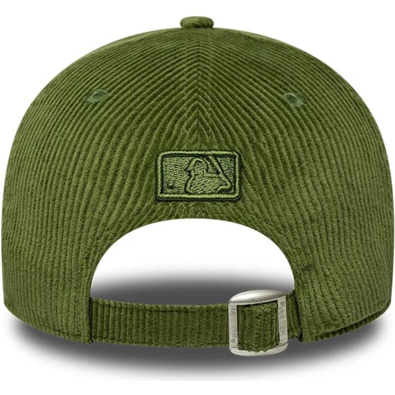 casquette-courbee-verte-claire-ajustable-avec-logo-vert-9forty-m-crown-cord-new-york-yankees-mlb-new-era