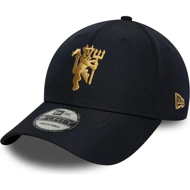casquette-courbee-bleue-marine-ajustable-avec-logo-dore-9forty-manchester-city-football-club-premier-league-new-era casquette-courbee-bleue-marine-ajustable-avec-logo-dore-9forty-manchester-city-football-club-premier-league-new-era