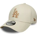 casquette-courbee-beige-ajustable-avec-logo-marron-9forty-faux-pony-infill-los-angeles-dodgers-mlb-new-era