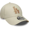 casquette-courbee-beige-ajustable-avec-logo-marron-9forty-faux-pony-infill-los-angeles-dodgers-mlb-new-era