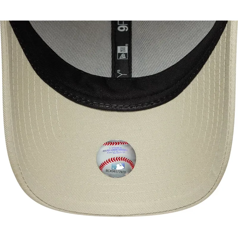 casquette-courbee-beige-ajustable-avec-logo-marron-9forty-faux-pony-infill-los-angeles-dodgers-mlb-new-era