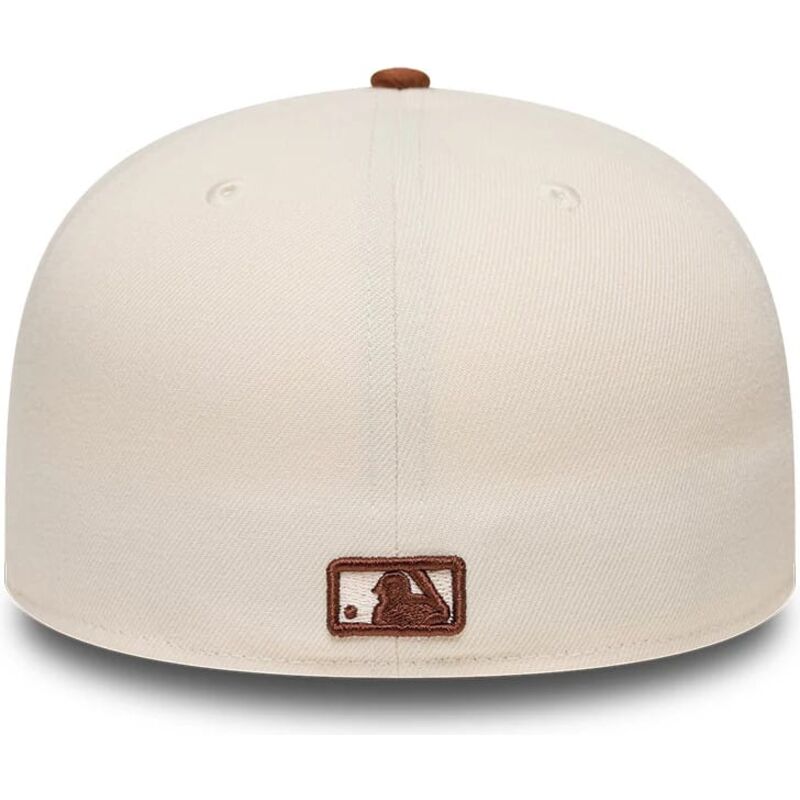 casquette-plate-marron-et-beige-ajustee-avec-logo-marron-59fifty-league-essential-new-york-yankees-mlb-new-era