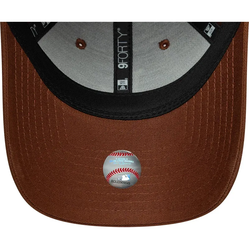 casquette-courbee-marron-ajustable-pour-femme-9forty-league-essential-midi-los-angeles-dodgers-mlb-new-era casquette-courbee-marron-ajustable-pour-femme-9forty-league-essential-midi-los-angeles-dodgers-mlb-new-era