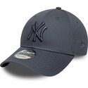 casquette-courbee-grise-fonce-ajustable-avec-logo-grise-fonce-9forty-league-essential-new-york-yankees-mlb-new-era