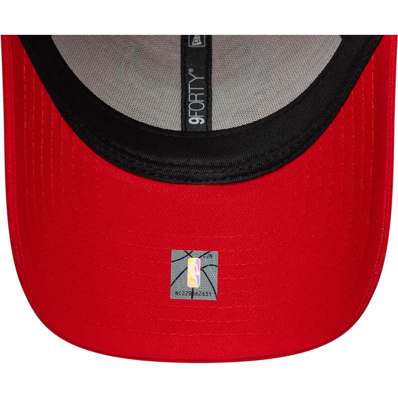 casquette-courbee-rouge-ajustable-avec-logo-rouge-9forty-outline-chicago-bulls-nba-new-era