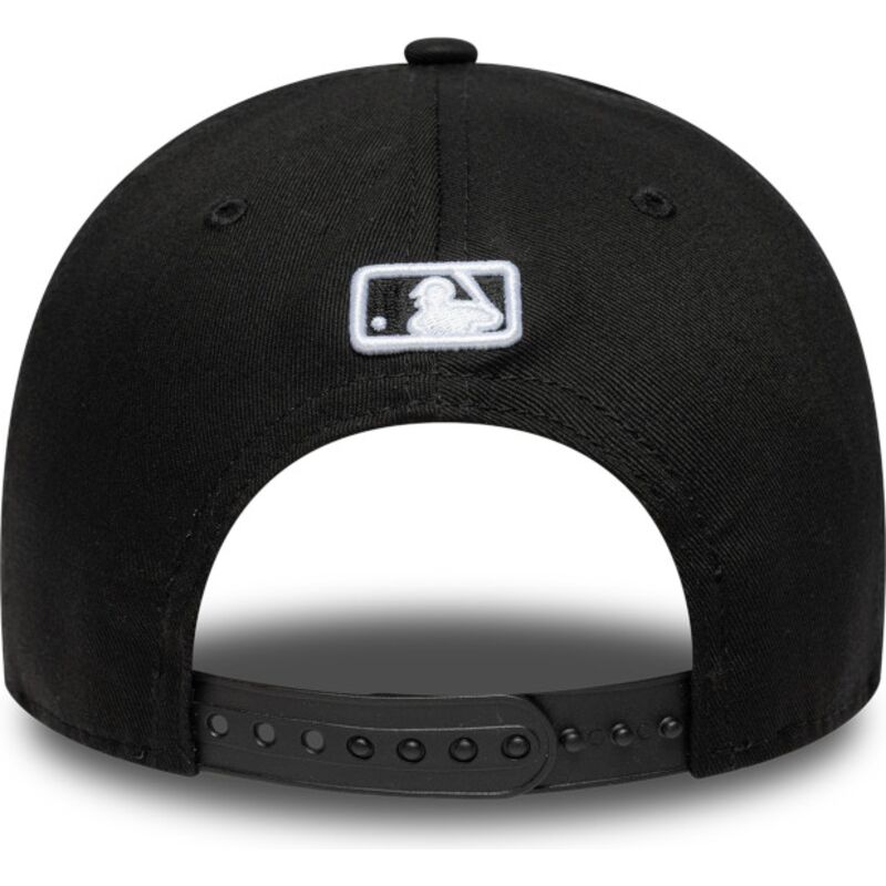 casquette-courbee-noire-snapback-9forty-m-crown-new-york-yankees-mlb-new-era
