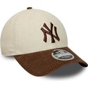 casquette-courbee-marron-et-beige-ajustable-avec-logo-marron-9forty-m-crown-cord-new-york-yankees-mlb-new-era