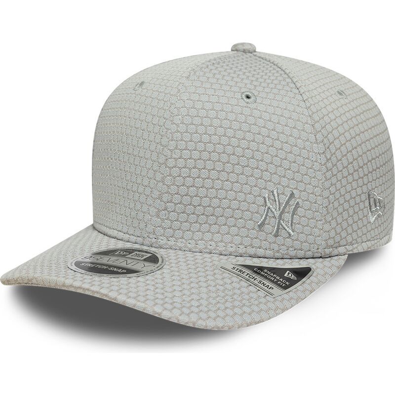 casquette-courbee-grise-snapback-avec-logo-grise-9seventy-stretch-snap-mesh-flawless-new-york-yankees-mlb-new-era