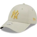 casquette-courbee-beige-ajustable-pour-femme-avec-logo-dore-9forty-metallic-logo-new-york-yankees-mlb-new-era