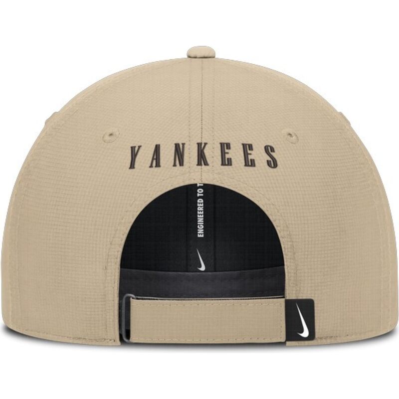 casquette-courbee-beige-ajustable-avec-logo-marron-club-structured-uv-poly-ripstop-new-york-yankees-mlb-nike casquette-courbee-beige-ajustable-avec-logo-marron-club-structured-uv-poly-ripstop-new-york-yankees-mlb-nike