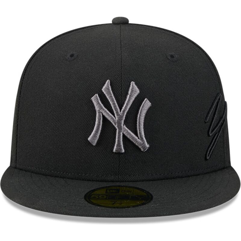 casquette-plate-noire-ajustee-avec-logo-grise-59fifty-side-script-new-york-yankees-mlb-new-era