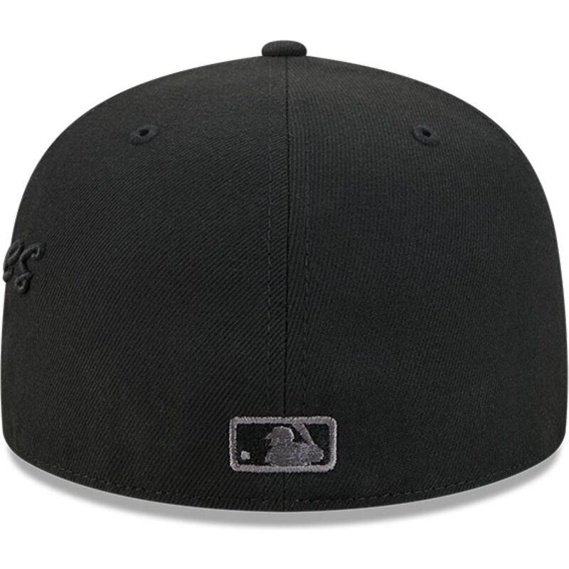 casquette-plate-noire-ajustee-avec-logo-grise-59fifty-side-script-new-york-yankees-mlb-new-era