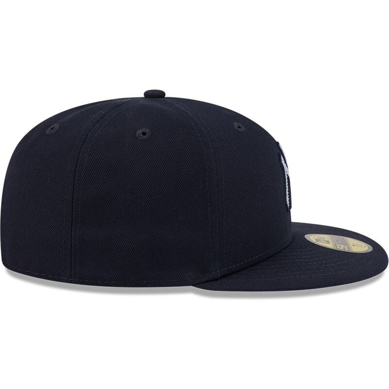 casquette-plate-bleue-marine-ajustee-59fifty-rhinestone-badge-new-york-yankees-mlb-new-era