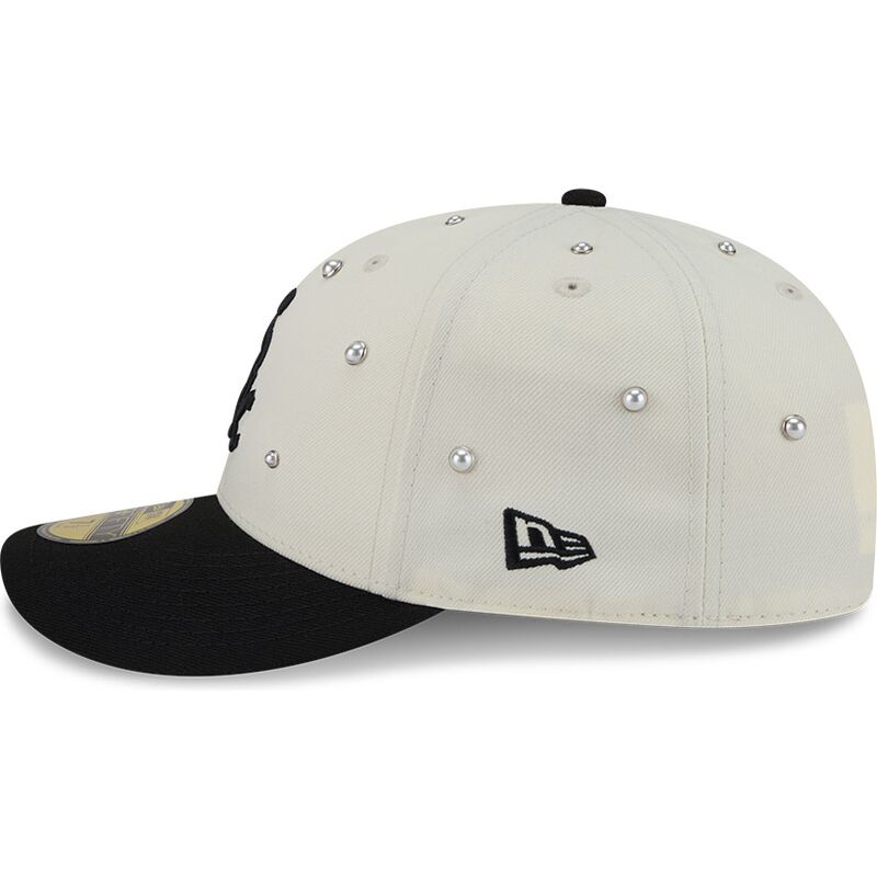 casquette-courbee-beige-et-noire-ajustee-59fifty-beads-na-lifestyle-f1-chicago-white-sox-mlb-new-era casquette-courbee-beige-et-noire-ajustee-59fifty-beads-na-lifestyle-f1-chicago-white-sox-mlb-new-era