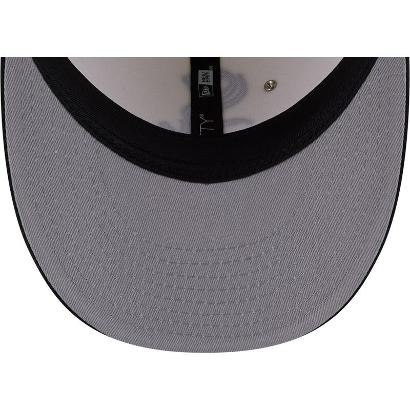 casquette-courbee-beige-et-noire-ajustee-59fifty-beads-na-lifestyle-f1-chicago-white-sox-mlb-new-era casquette-courbee-beige-et-noire-ajustee-59fifty-beads-na-lifestyle-f1-chicago-white-sox-mlb-new-era