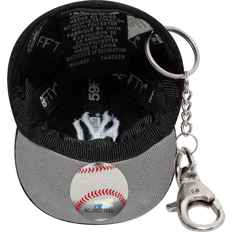porte-cles-bleu-marine-mini-cap-keychain-new-york-yankees-mlb-new-era