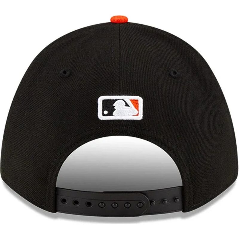 casquette-courbee-noire-snapback-avec-logo-orange-9forty-m-crown-player-replica-san-francisco-giants-mlb-new-era