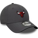 casquette-courbee-grise-ajustable-9forty-recycled-chicago-bulls-nba-new-era