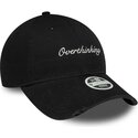 casquette-courbee-noire-ajustable-pour-femme-9twenty-slogan-overthinking-new-era