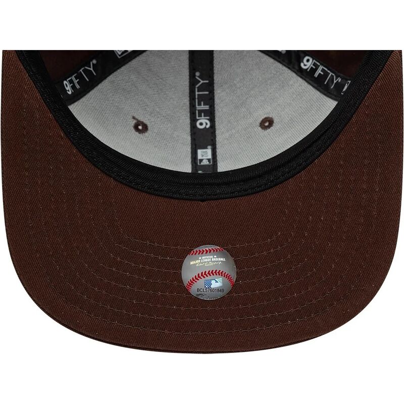 casquette-plate-marron-snapback-9fifty-original-fit-league-essential-new-york-yankees-mlb-new-era