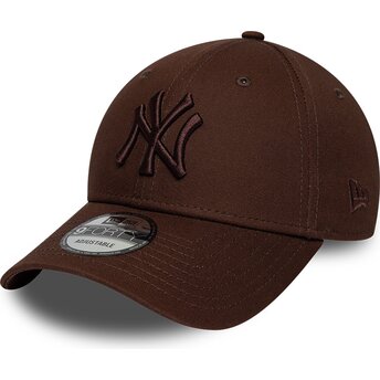 Casquette courbée marron foncé ajustable avec logo marron 9FORTY League Essential New York Yankees MLB New Era
