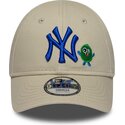 casquette-courbee-beige-ajustable-avec-logo-bleu-9forty-monster-icon-new-york-yankees-mlb-new-era