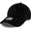 casquette-courbee-noire-ajustable-pour-femme-avec-logo-noir-9forty-velour-new-york-yankees-mlb-new-era
