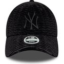 casquette-courbee-noire-ajustable-pour-femme-avec-logo-noir-9forty-velour-new-york-yankees-mlb-new-era