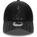 casquette-courbee-noire-snapback-avec-logo-noir-9forty-pu-weave-new-york-yankees-mlb-new-era