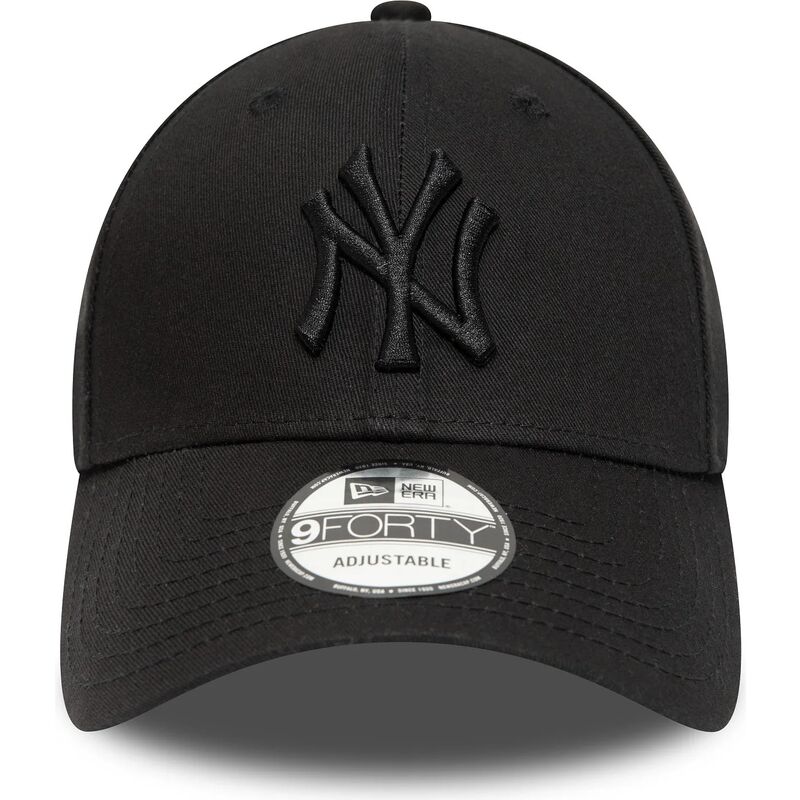 casquette-courbee-noire-ajustable-avec-logo-noir-9forty-league-essential-new-york-yankees-mlb-new-era