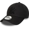 casquette-courbee-noire-ajustable-avec-logo-noir-9forty-league-essential-new-york-yankees-mlb-new-era