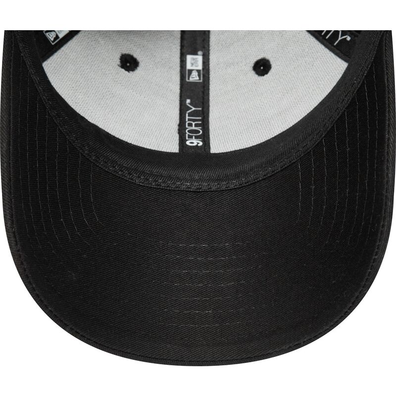 casquette-courbee-noire-ajustable-avec-logo-noir-9forty-league-essential-new-york-yankees-mlb-new-era