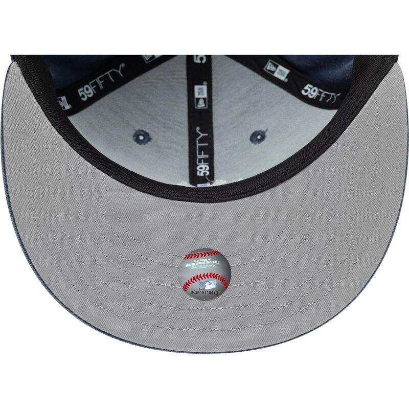 casquette-plate-bleue-marine-ajustee-59fifty-washed-new-york-yankees-mlb-new-era